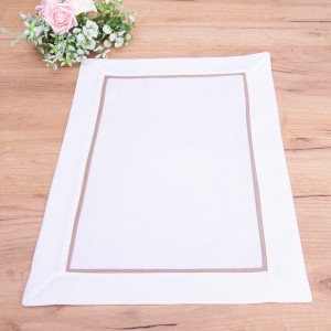 Serwetka materiałowa 30x45 cm Śmietankowa + beżowa lamówka