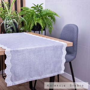 Pas 60x160 cm wzór B12598 Srebro z białym haftem