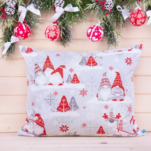 Poszewka świąteczna 50x60 cm wzór 36 Czerwone krasnale na szarym ze śnieżynkami w tle