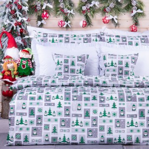 Pościel świąteczna 100x135 cm wzór 48 Zielone Mikołajki i choinki na szaro-białym tle