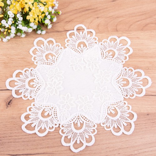 Serwetka DA-384 koło 30 cm z gipiurą Ecru