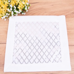 Serwetka haftowana 30x30 cm 22031