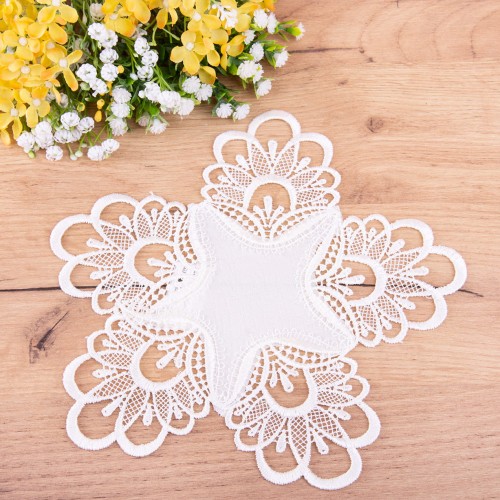 Serwetka DA-384 koło 20 cm z gipiurą Ecru