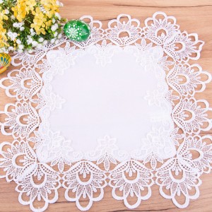 Serwetka DA-384 kwadrat 40x40 cm z gipiurą Biała