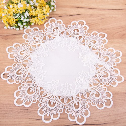 Serwetka DA-384 koło 40 cm z gipiurą Ecru