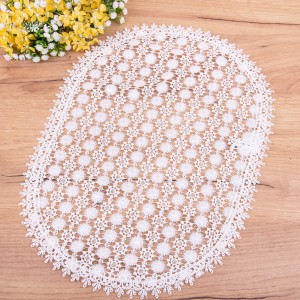 Serwetka wzór 5 30x45 cm cała gipiura Ecru