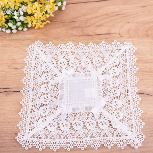 Serwetka 30x30 cm z gipiurą ecru wzór 4