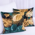 Poszewka ozdobna 40x40 cm Velluto Liście 390437/103  Liście w kolorach butelkowej zieleni i złota
