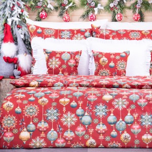 Pościel świąteczna 160x200 cm wzór 103 Tradycyjne kolorowe bombki na bordowym tle