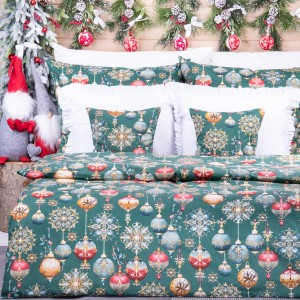 Pościel świąteczna 160x200 cm wzór 104 Tradycyjne kolorowe bombki na zielonym tle