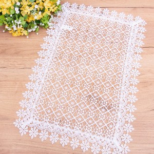 Serwetka 30x45 cm DA-807 cała gipiura biała