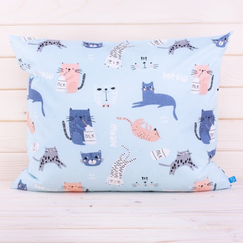 Poszewka z bawełny 50x70 cm Kotki na błękicie