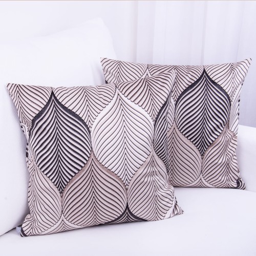 Poszewka ozdobna 40x40 cm Velluto Liście 55087/1035 w odcieniach beżowo-brązowych.