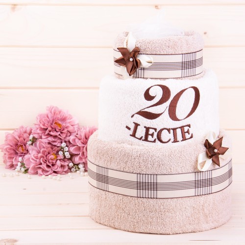 Tort z ręczników 3 poziomowy z haftem 20 lecie wzór 1 w kolorach jasny beż, ecru, jasny beż