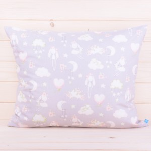 Poszewka z bawełny 50x70 cm Króliczki w chmurach