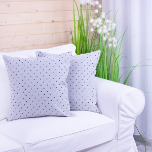 Poszewka ozdobna 50x50 cm Czarne kropeczki