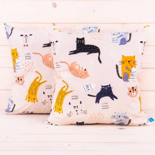 Poszewka z bawełny 40x40 cm Kotki na beżu