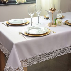 Obrus Atłas 140x220 cm fala biały prostokąt