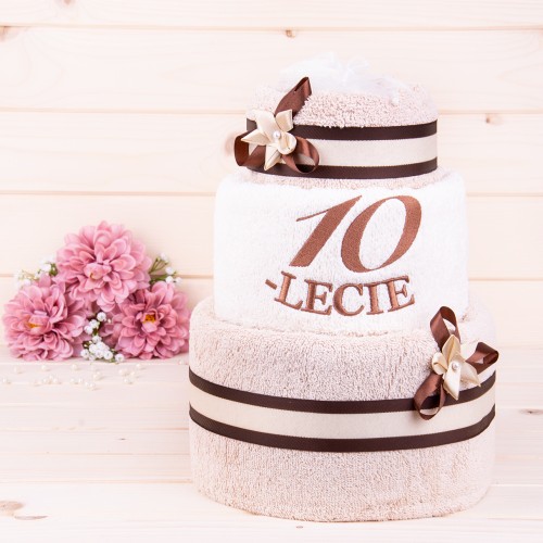 Tort z ręczników 3 poziomowy z haftem 10 lecie wzór 1 w kolorach beż, ecru, beż