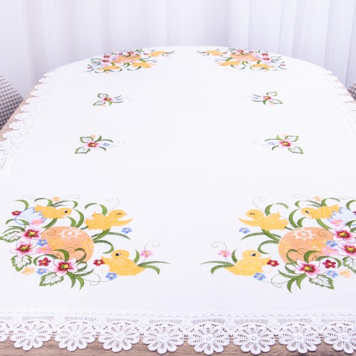 Biały obrus wielkanocny 80x140 cm haftowany – kurczaczki, gipiura