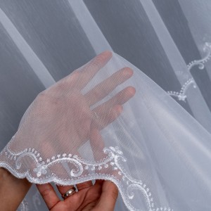 Firana haftowana 17028 biała 3 pasy wysokość 160 cm