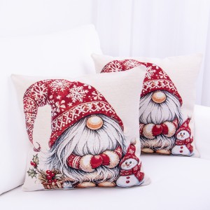 Poszewka świąteczna gobelinowa 42x42 cm Skrzat z bałwankiem na kremowo-złotym tle