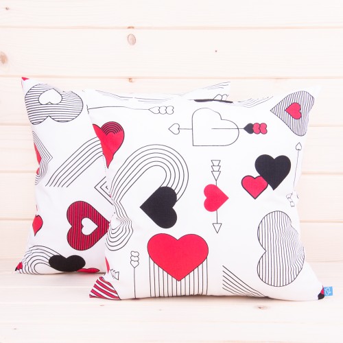 Poszewka z bawełny 40x40 cm Serca i strzały na białym