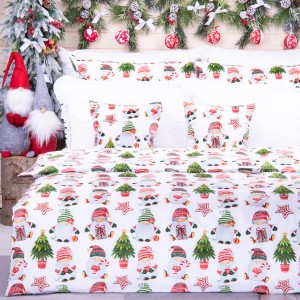 Pościel świąteczna 100x135 cm wzór 16 Kolorowe krasnale z pierniczkami i choinkami na białym tle