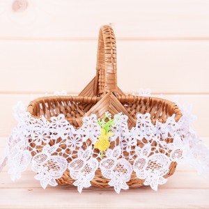 Falbanka na koszyk biała średnica 30 cm DA-E15 kurczaczki