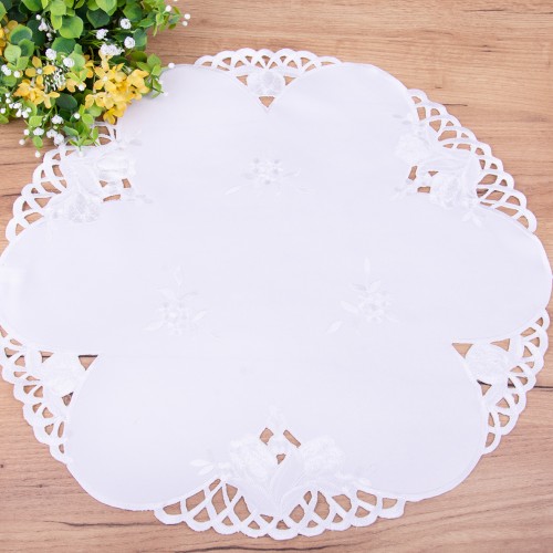 Serwetka koło 50 cm haftowana DA-13720 biała