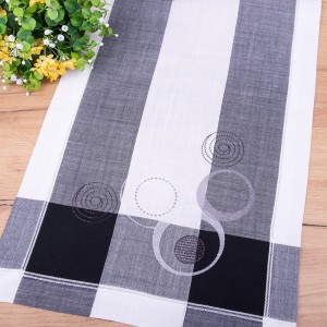 Bieżnik haftowany 40x90 cm Koła czarno-białe