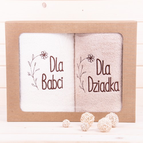 Komplet ręczników 2*70x140 cm z haftem Babcia Dziadek wzór 3 w kolorach: ecru/beż