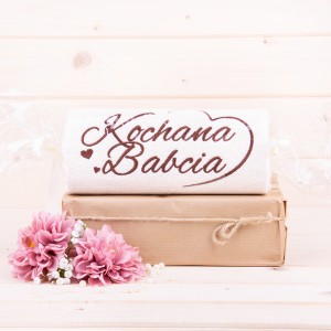 Ręcznik dla Babci z haftem 50x100 cm wzór 8 ecru napis Kochana Babcia