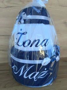 Tort z ręczników 3 poziomowy z haftem Żona Mąż wzór 17 w kolorach granat, biały, granat