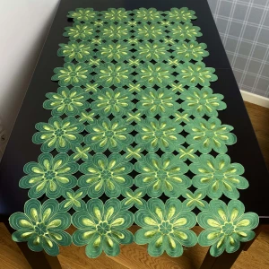 Bieżnik 60x120 cm wzór DA-1462 haftowane zielone kwiaty prostokąt