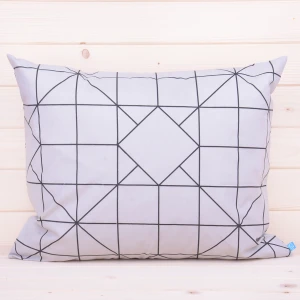 Poszewka z bawełny 50x60 cm Geometryczna harmonia szaro-czarna