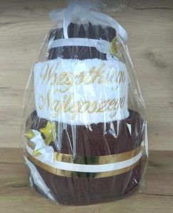 Tort z ręczników 3 poziomowy z haftem Wszystkiego Najlepszego wzór 33
w kolorach ciemny brąz, biały, ciemny brąz