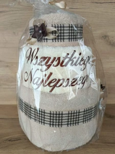 Tort z ręczników 3 poziomowy z haftem Wszystkiego najlepszego wzór 29 
w kolorach beż, ecru, beż