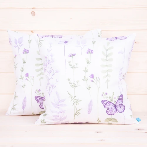 Poszewka z bawełny 50x60 cm Fioletowa łączka na białym tle