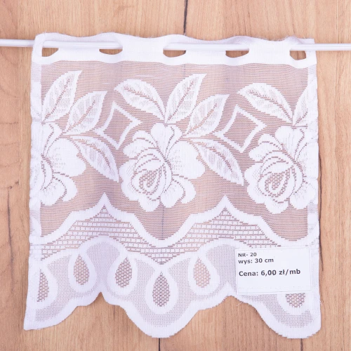 Firana zazdrostka żakardowa nr 20 wys. 30 cm Biała z motywem róż