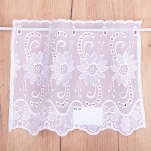 Firana zazdrostka haftowana nr 24 wys. 28,50 cm Biała z haftowanymi kwiatami