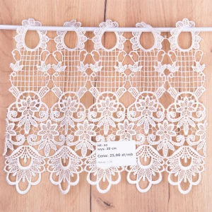 Firana zazdrostka z gipiurą nr 50 wys. 30 cm Ecru z motywem kwiatów