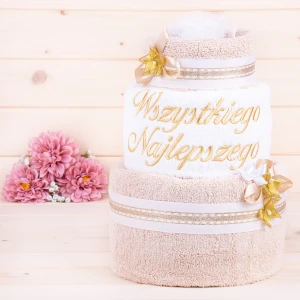 Tort z ręczników 3 poziomowy z haftem Wszystkiego najlepszego wzór 20 w kolorach jasny beż, biały, jasny beż