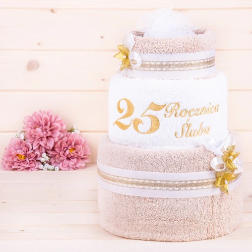Tort z ręczników 3 poziomowy z haftem 25 rocznica ślubu w kolorach jasny beż, biały, jasny beż