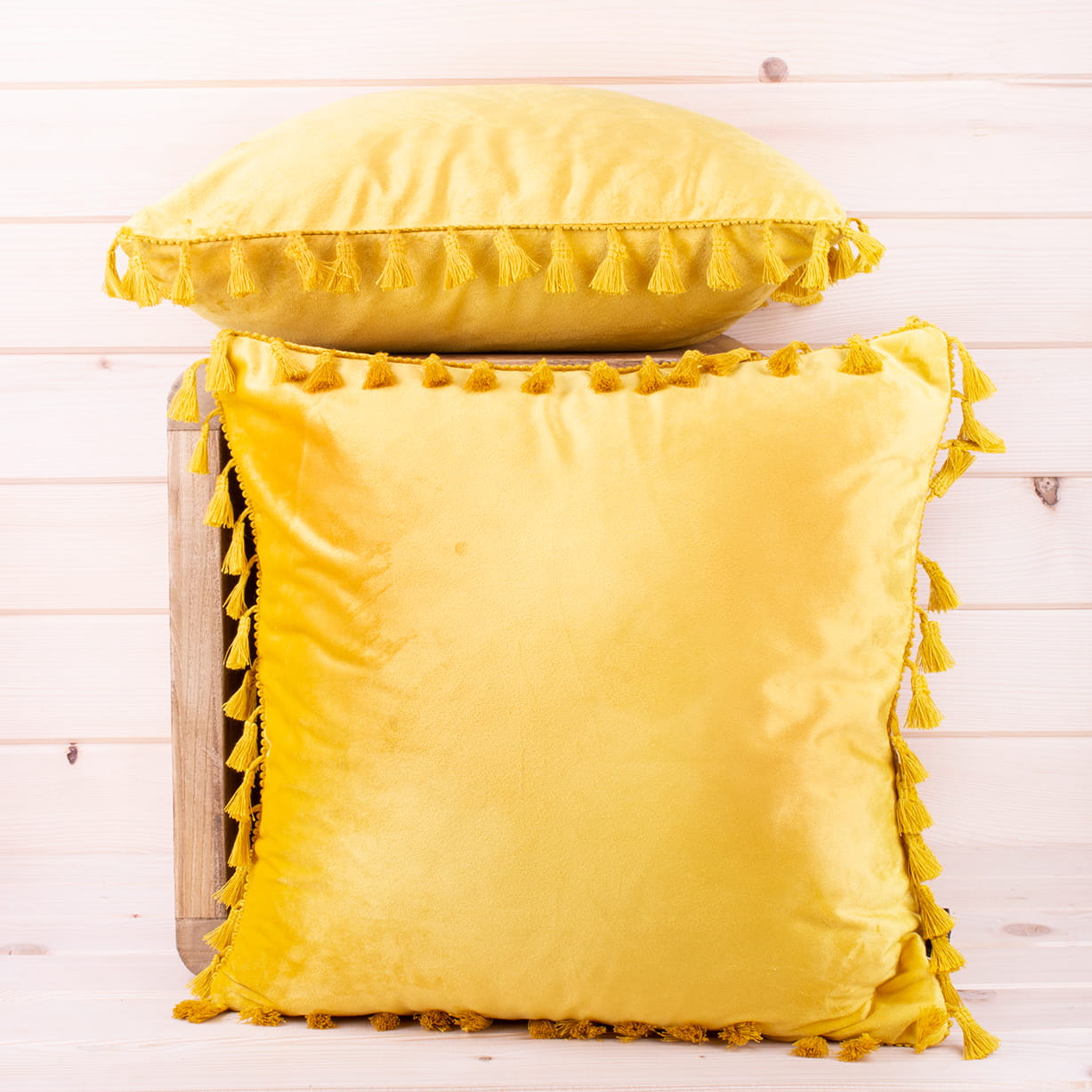 Poszewka ozdobna 40x40 cm Musztarda + frędzelki