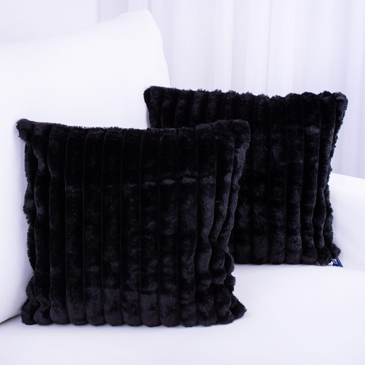 Poszewka ozdobna 40x40 cm Prążki Czarny