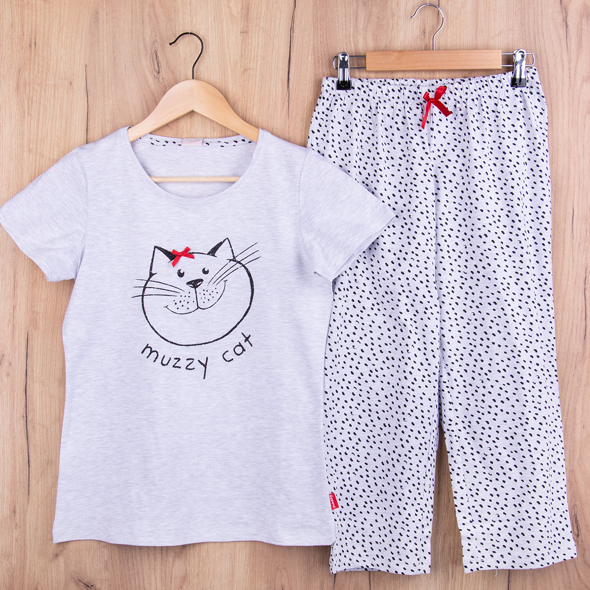 Piżama damska z krótkim rękawem i 3/4 spodnie KOTEK rozm: S jasny szary