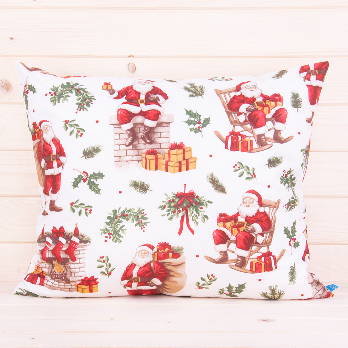 Poszewka świąteczna 40x60 cm wzór 112 Mikołaj z prezentami na białym tle