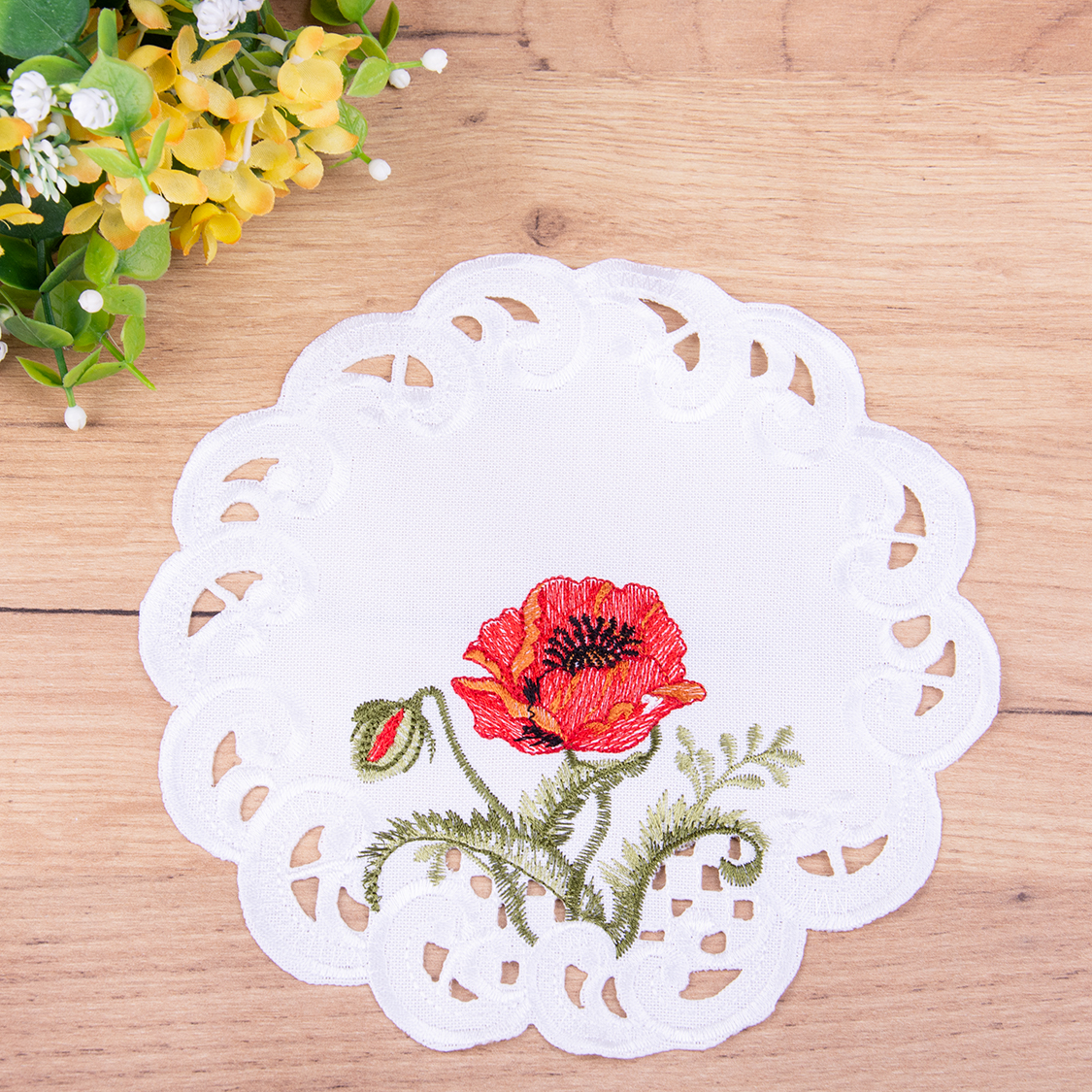 Serwetka koło 20 cm haftowana KRS-5-W Maki