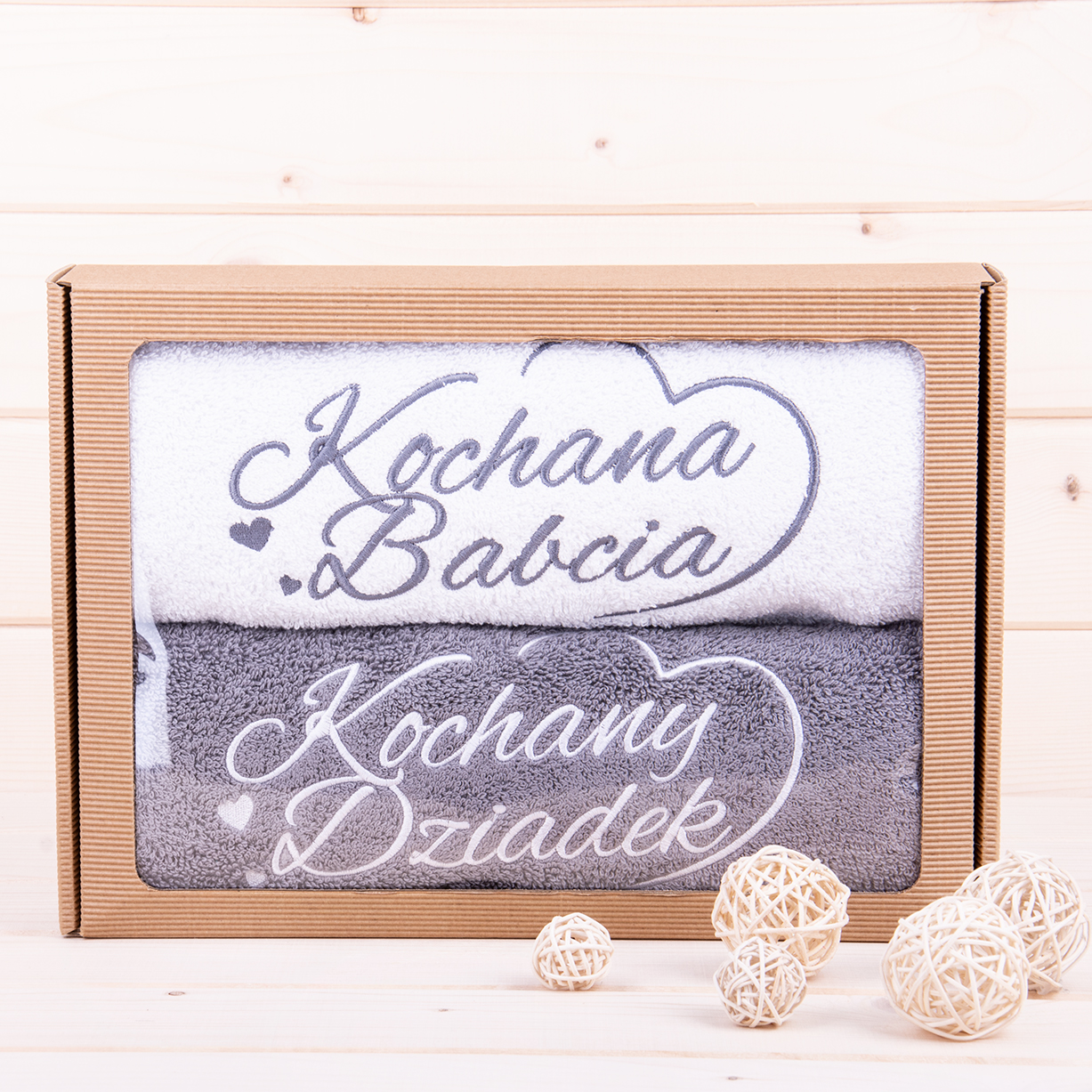 Komplet ręczników 2*50x100 cm z haftem Kochana Babcia Kochany Dziadek wzór 1 w kolorach biały/szary